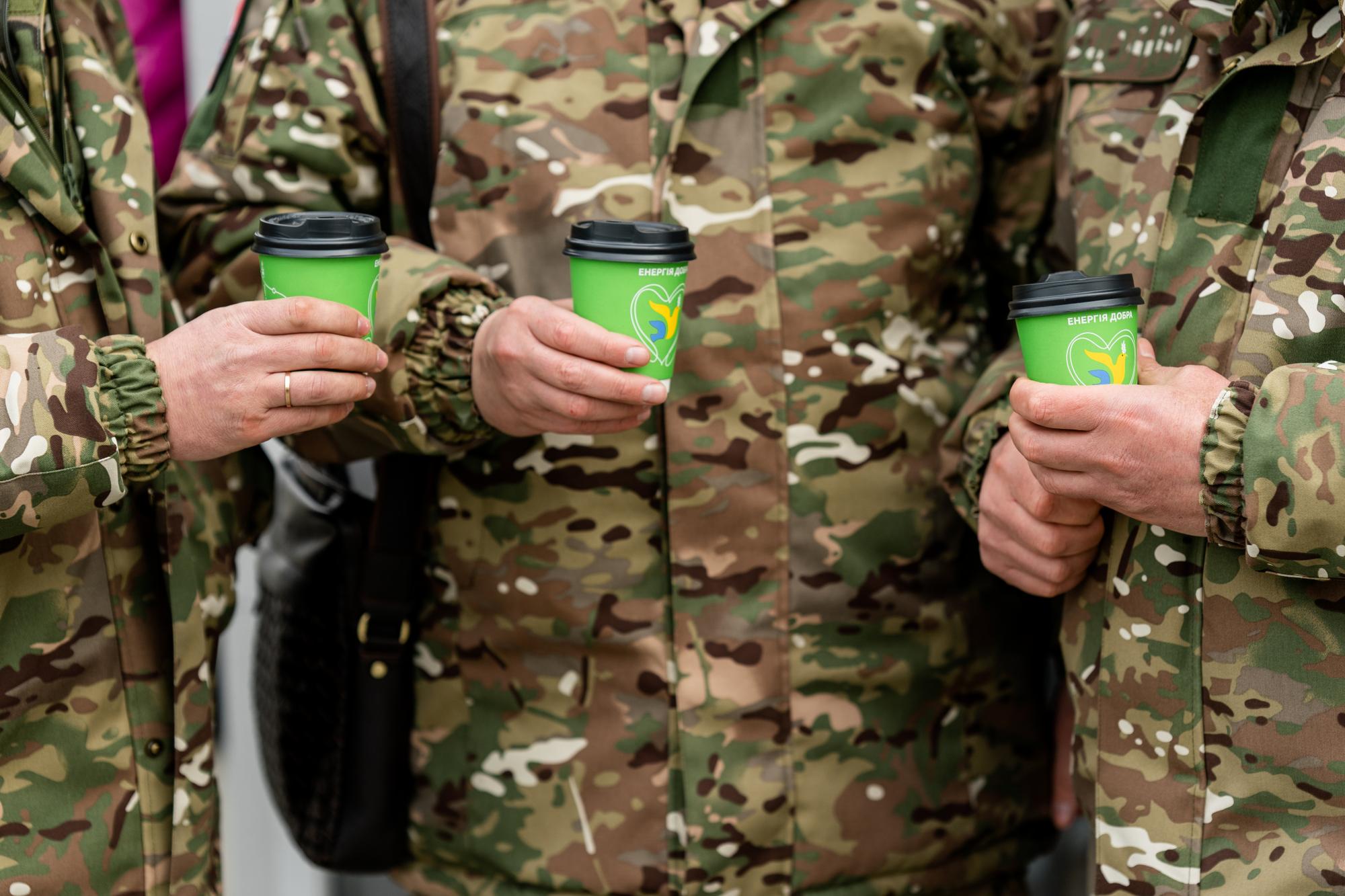 Ще 20 пікапів для ЗСУ: мережа UPG відзначає 20-річчя, зміцнюючи оборону країни